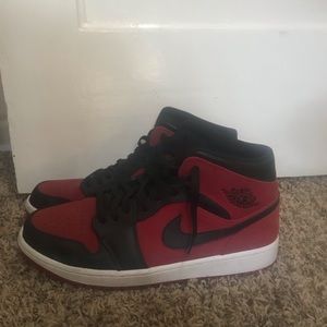 Air Jordan 1 Mid Reverse Banned